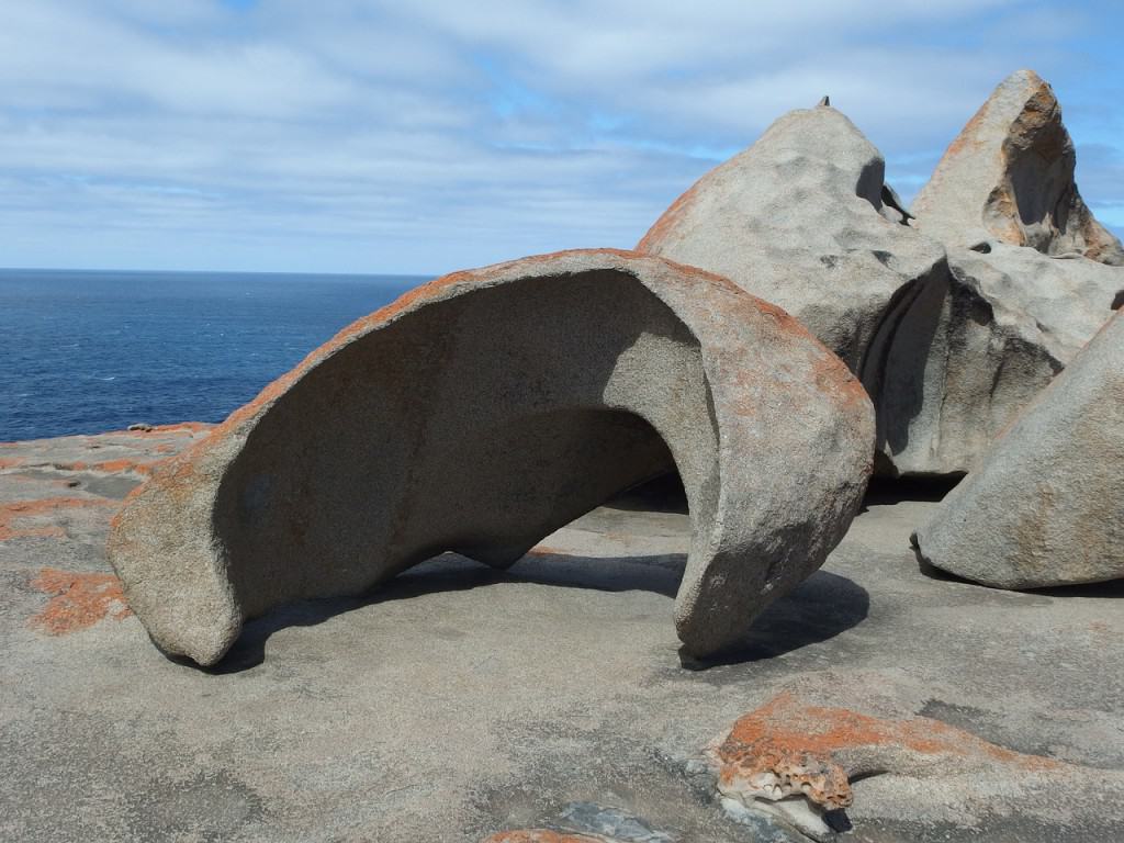 Chris Bray Photography - Mystery ocean spiral! 🤷‍♂️ Any ideas? While  flying along the southern coastline of Kangaroo Island south of South  Australia to photograph the island's famous rock formation 'The Remarkables