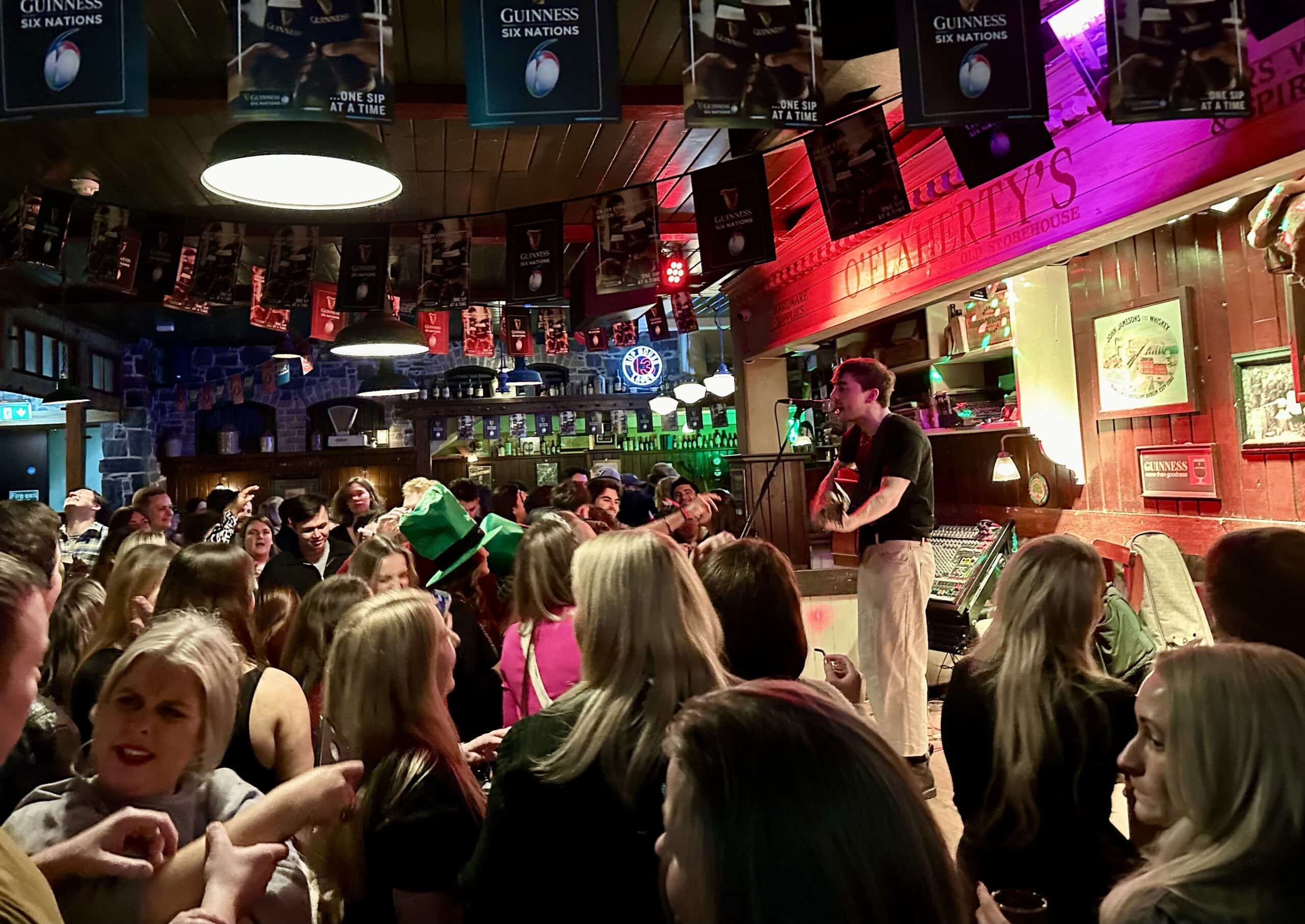 crowd Temple Bar, Dublin – the best night out EVER? Kim Wright battleface.com