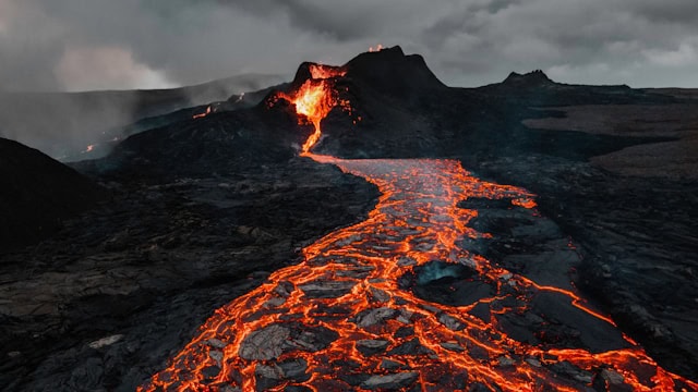 ice Volcanoes: eruption ups and downs for tourists Kim Wright battleface.com