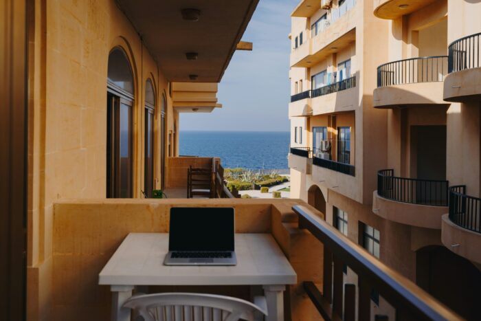 malta Work from anywhere: teaching English online Sasha Gayer battleface.com