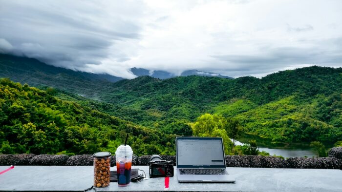 thai Work from anywhere: teaching English online Sasha Gayer battleface.com