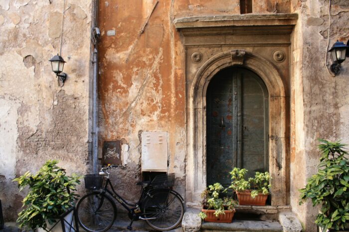rome 10 Tips: renting a bike for a city tour Kim Wright battleface.com
